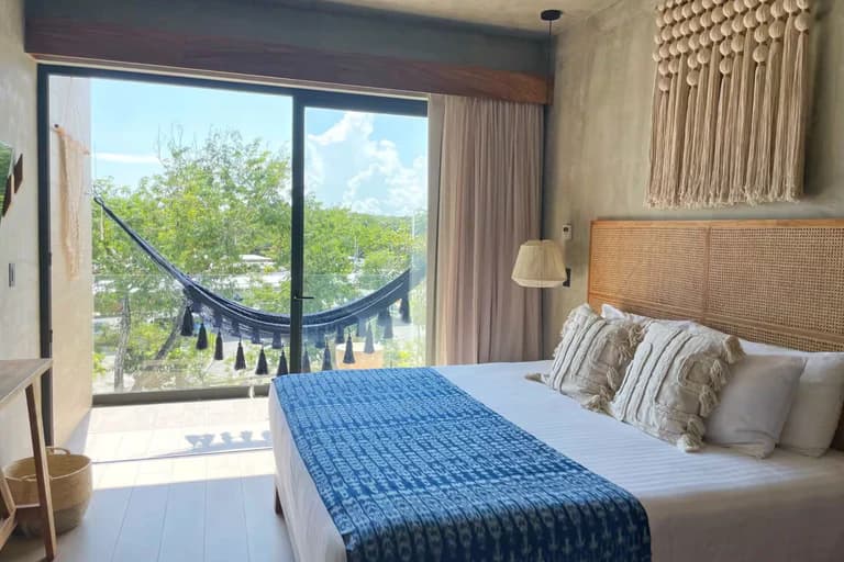Studio Tulum: Bikes Included + Rooftop Paradise